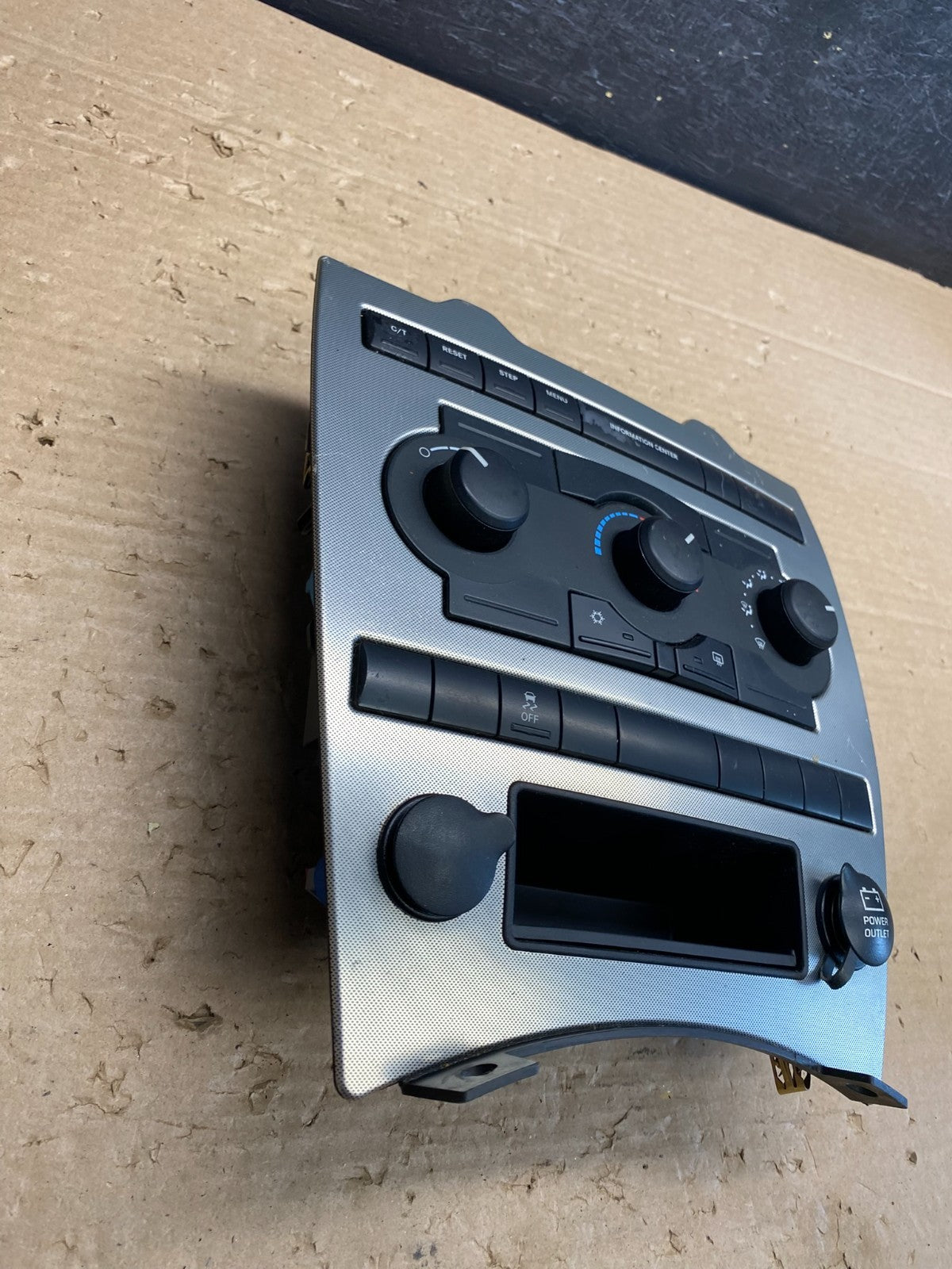 2005 2006 2007 Jeep Commander Grand Cherokee A/C Climate Control Bezel ag8444 DG5