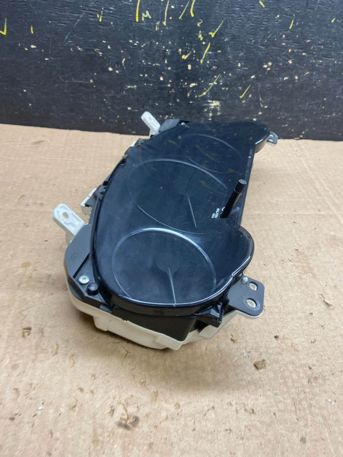2006  Toyota Sienna Speedometer Cluster Gauge OEM Z1608 DG2