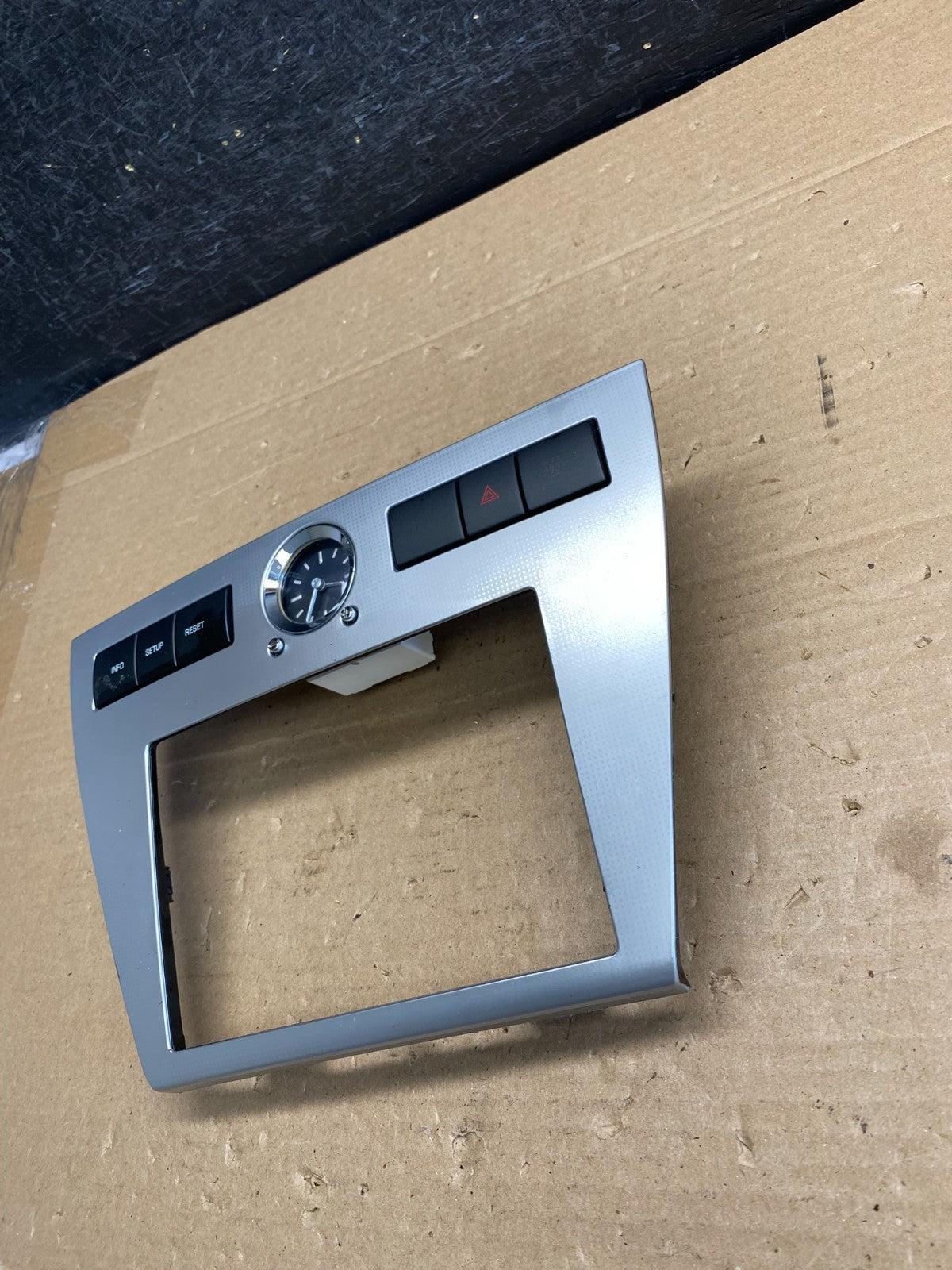 2006 to 2009 Ford Fusion Center Dash Radio Clock Bezel Trim AG5292 DG2