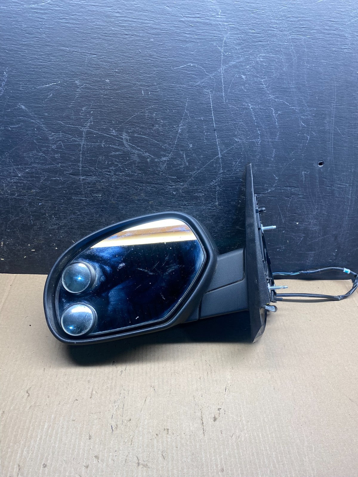 2007 to 2013 Chevrolet Tahoe Silverado Suburban Left Driver Mirror AH3289 DG9