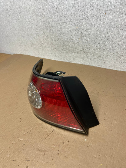 2002 to 2004 Lexus ES300 ES330 Left Driver Side Tail Light AD6553 LK1