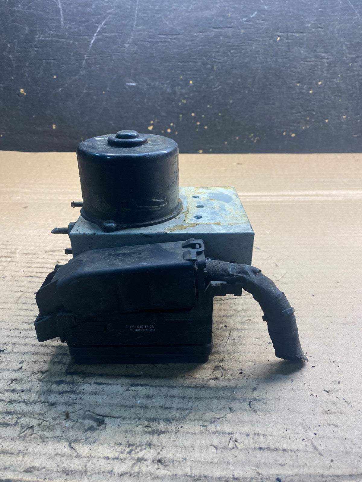 2002 to 2005 Mercedes W204 C230 C320 ABS Anti Lock Brake Pump Module AA3287 DG5