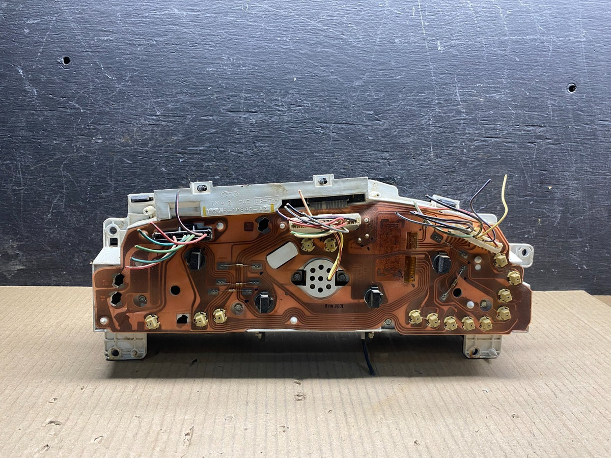 2001 - 2002 Ford Econoline E250 E350 Van Speedometer Instrument Cluster AI4863 D4