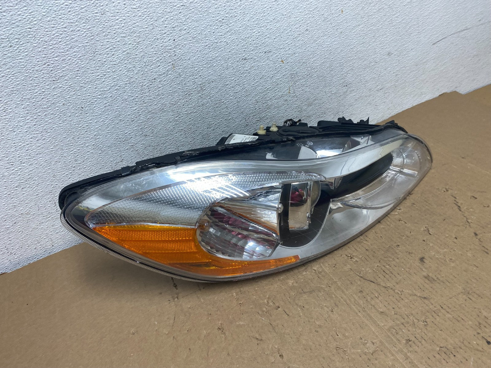 2011-2013 Volvo C30 Right Passenger RH Side Halogen Headlight AD8030 DG2