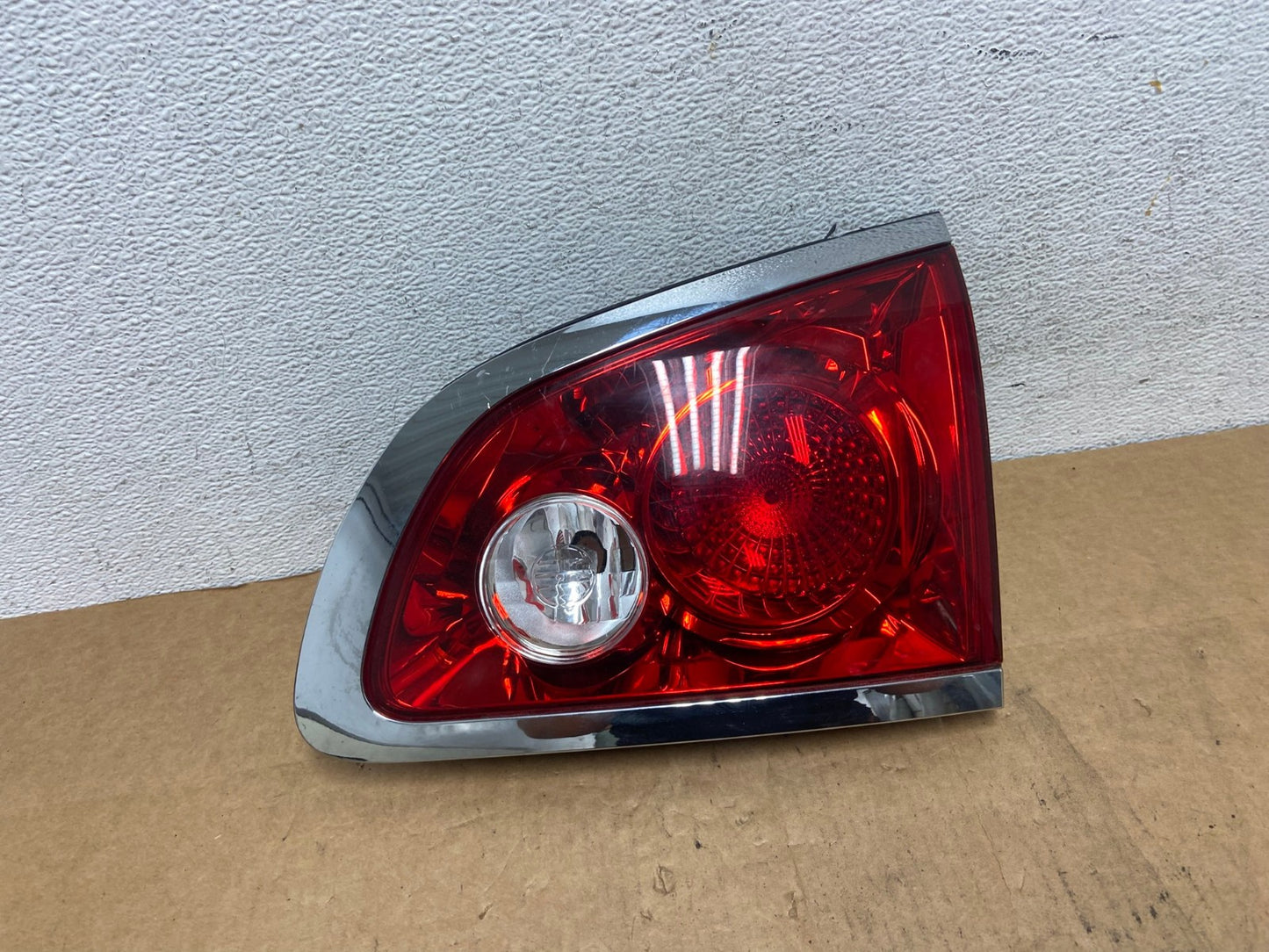 2008-2012 Buick Enclave Right Passenger Rh Inner Tail Light AD4550 LK0