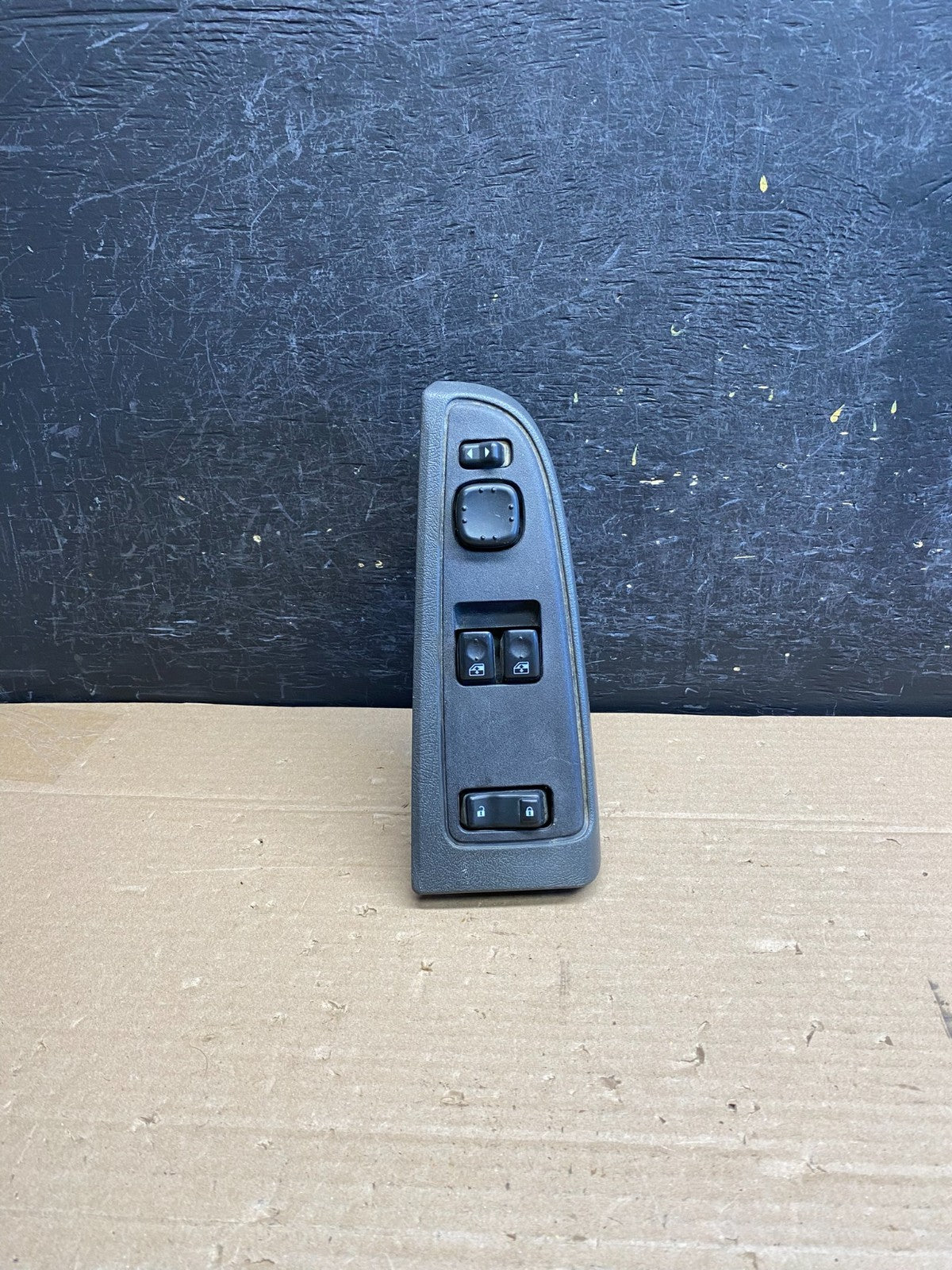 2003-2006 Chevrolet Silverado Driver Side Master Window Switch ag6268 DG0