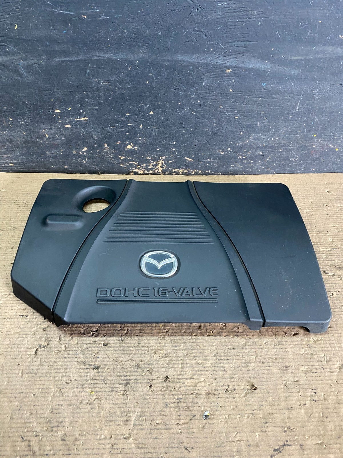 2004 to 2006 Mazda 3 DOHC 16 VALVE Engine Shield Top Cover Oem s3671 DG0