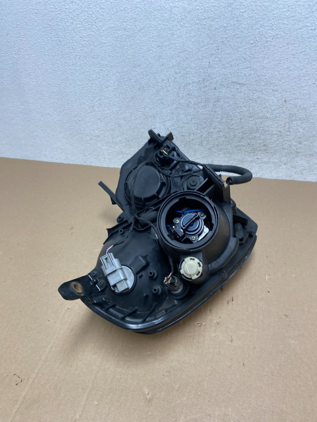 2008-2012 Kia Sedona Left Driver Lh Side Headlight Halogen AE7185 DW8