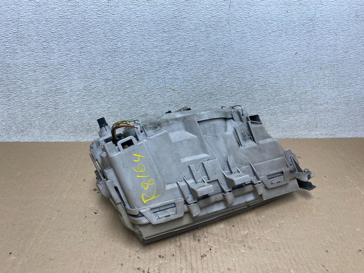 1994-1996 Mercedes C C230 W202 Front Left Driver LH Side Headlight R8164 DW6