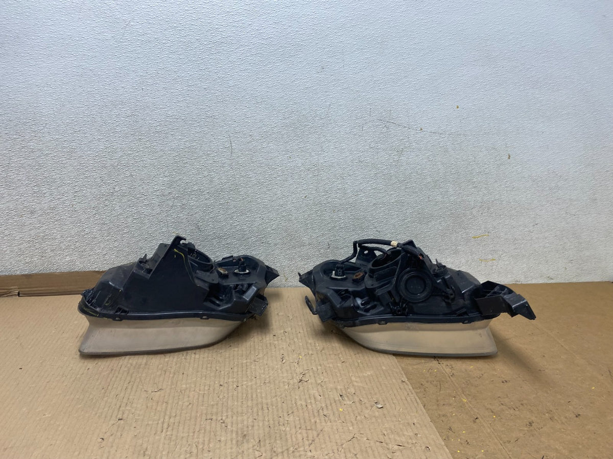 2003 to 2006 Honda Element Left+Right Side Headlights U2699 DW10