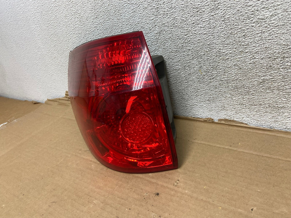2006 to 2010 Toyota Sienna Left Driver LH Side Tail Light AG9171 LK2