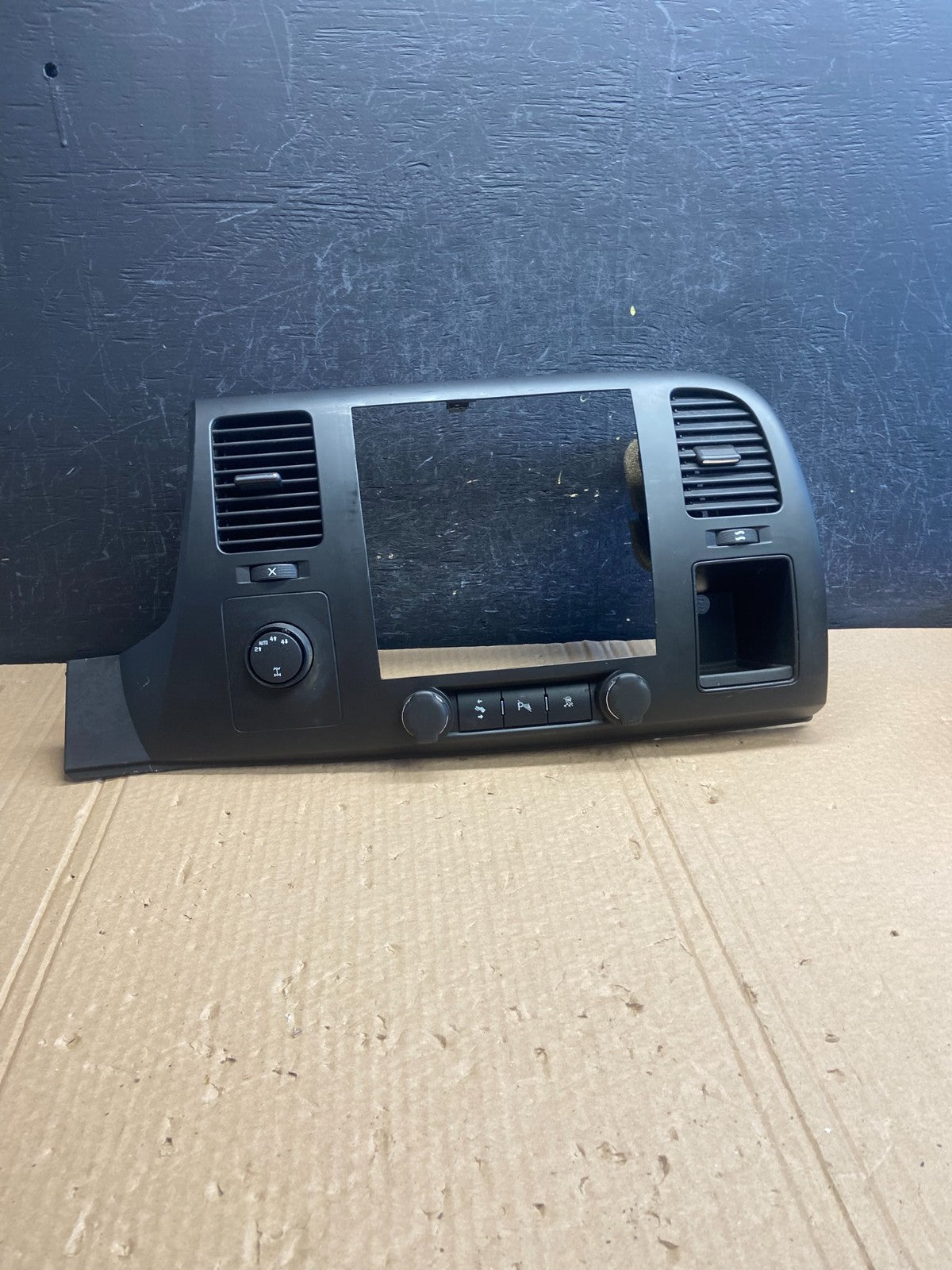 2007 to 2014 Silverado Sierra Center Console Radio Bezel Air Vents AF6213 DG0