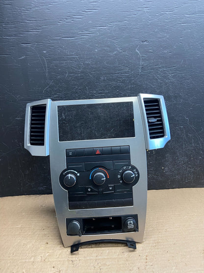 2008 2009 2010 Jeep Grand Cherokee A/C Climate Control Bezel ab1963 DG0