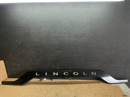2015 - 2017 Lincoln Navigator Rear Hatch Trim Molding License Camera M6125 DG Oe0