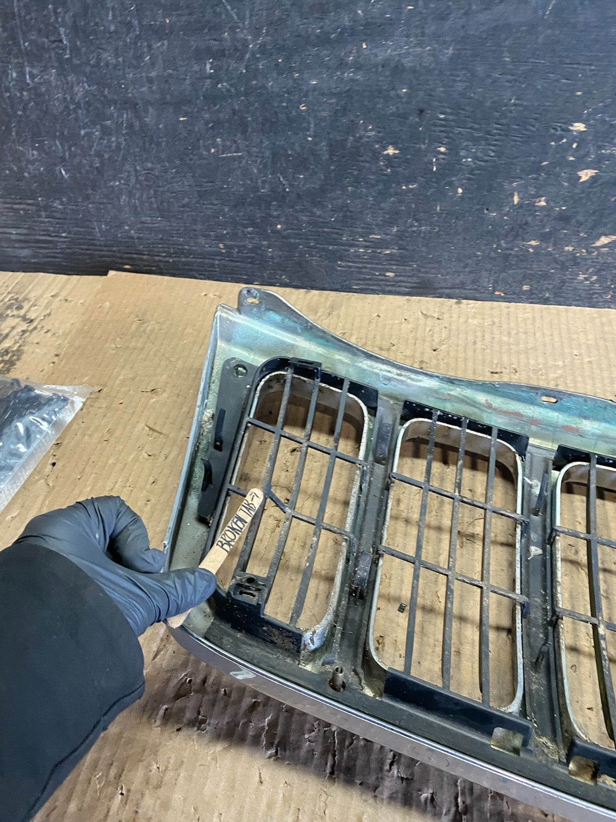 1999 to 2003 Jeep Grand Cherokee Front Upper Grill Grille Oem  x0070 DG9