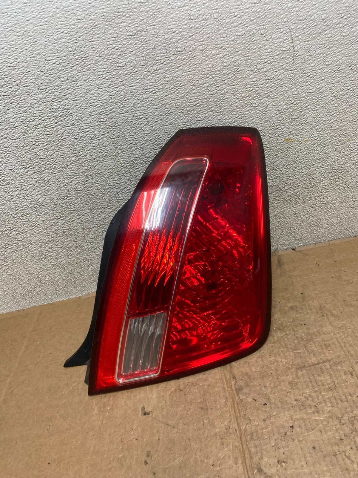 2007 to 2009 Kia Amanti Right Passenger Side Tail Light AA24800