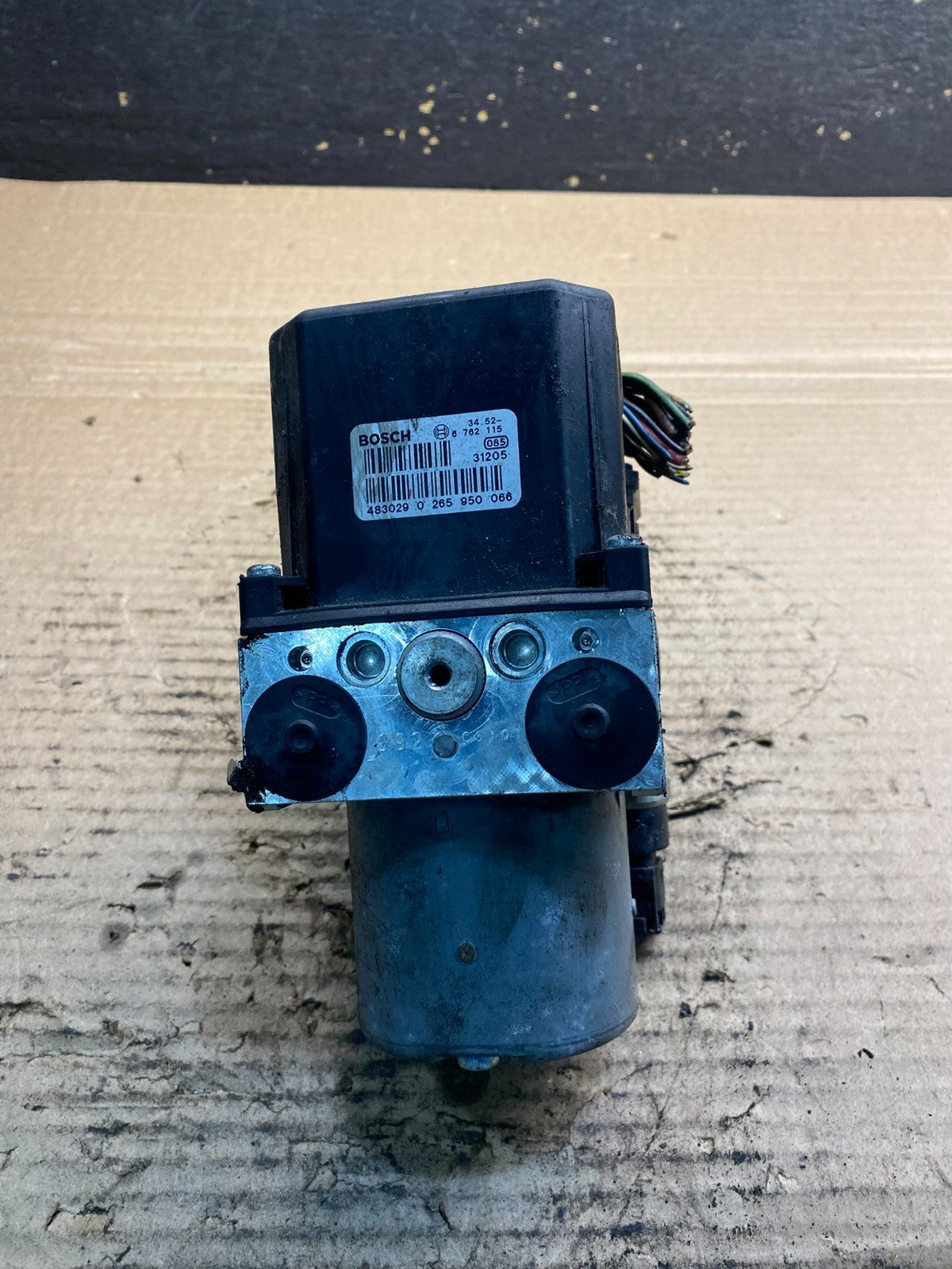 2001 2002 2003 BMW 325i 330i ABS Anti Lock Brake Pump 3451 6762113 AA3311 DG4
