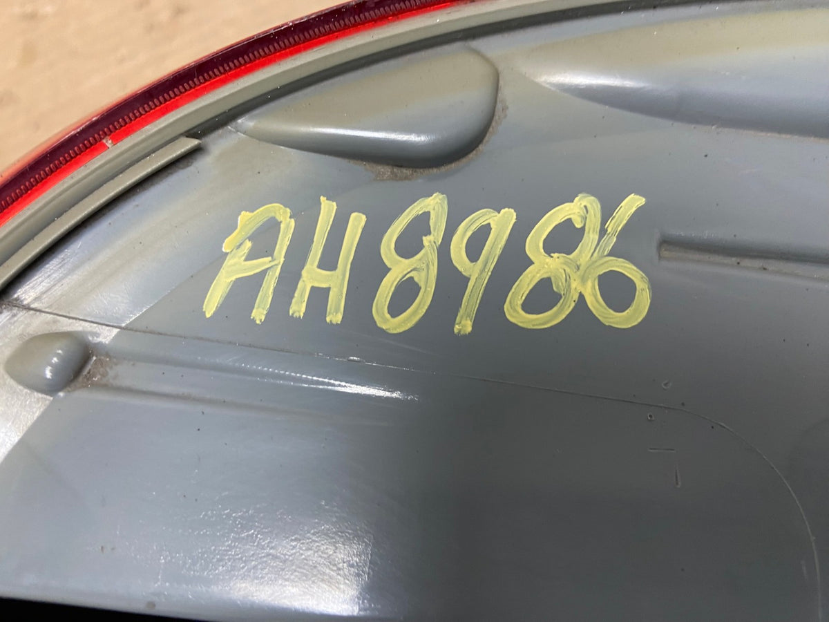 2014 - 2018 Jeep Grand Cherokee Left Driver LH Side Tail Light AH8986 LK5