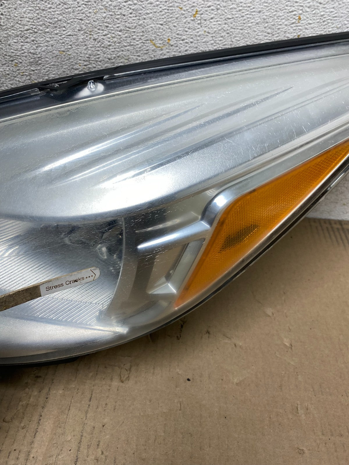 2013 - 2016 Ford Escape Headlight Left Driver Lh Side Halogen AJ2075 DW4
