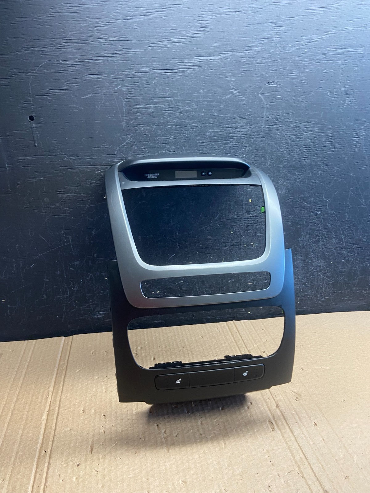 2014 2015 Kia Sorento Center Radio Climate Control Clock Trim Heat Seat af62340