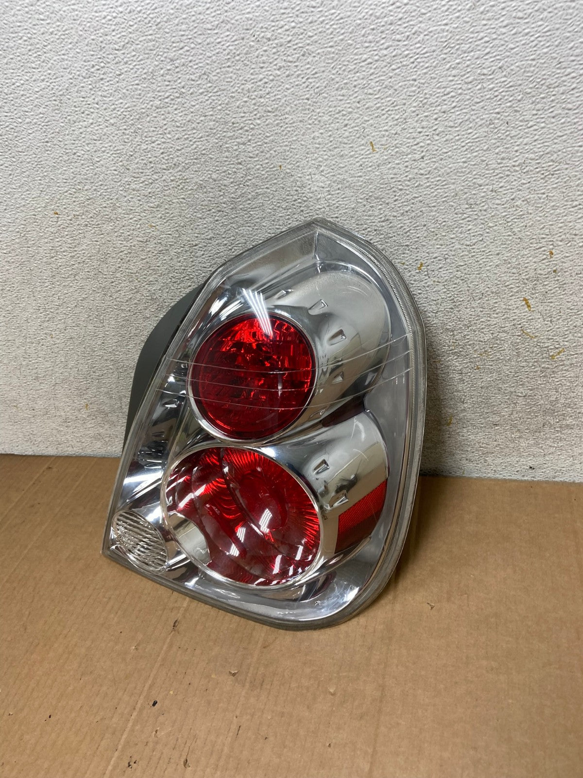 2005 to 2006 Nissan Altima Tail Light Right Passenger RH Side AI8405 LK1