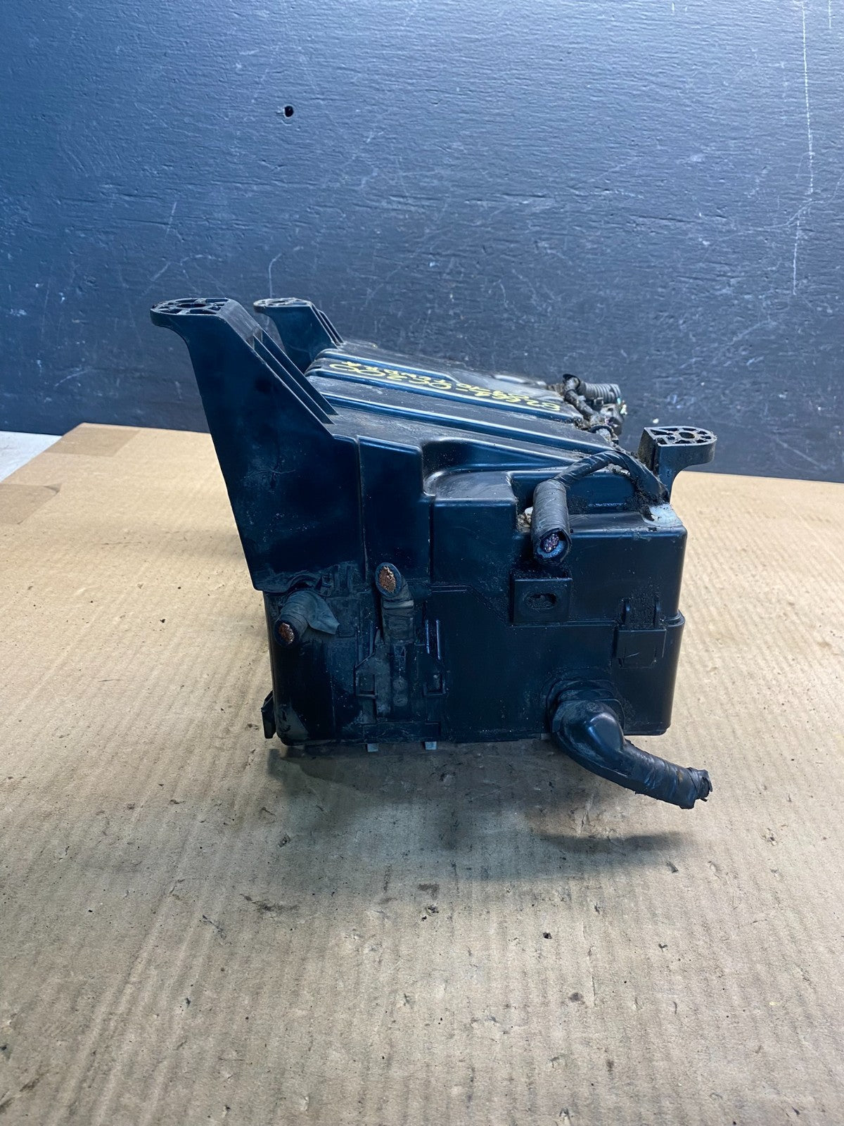 2007 to 2010 Toyota Tundra Under Hood Fuse Box Relay AE6422 DG3