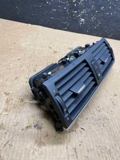 2010 to 2013 BMW X5 X6 Center Console Dash Air Vent OEM Z4464 DG1