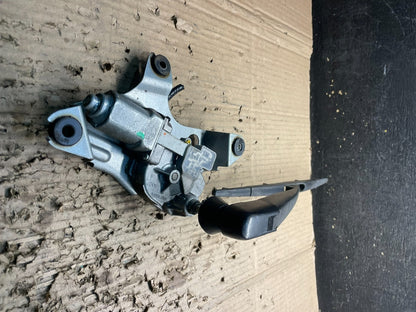 2011 to 2017 Nissan Quest Rear Wiper Motor X4007 PS4