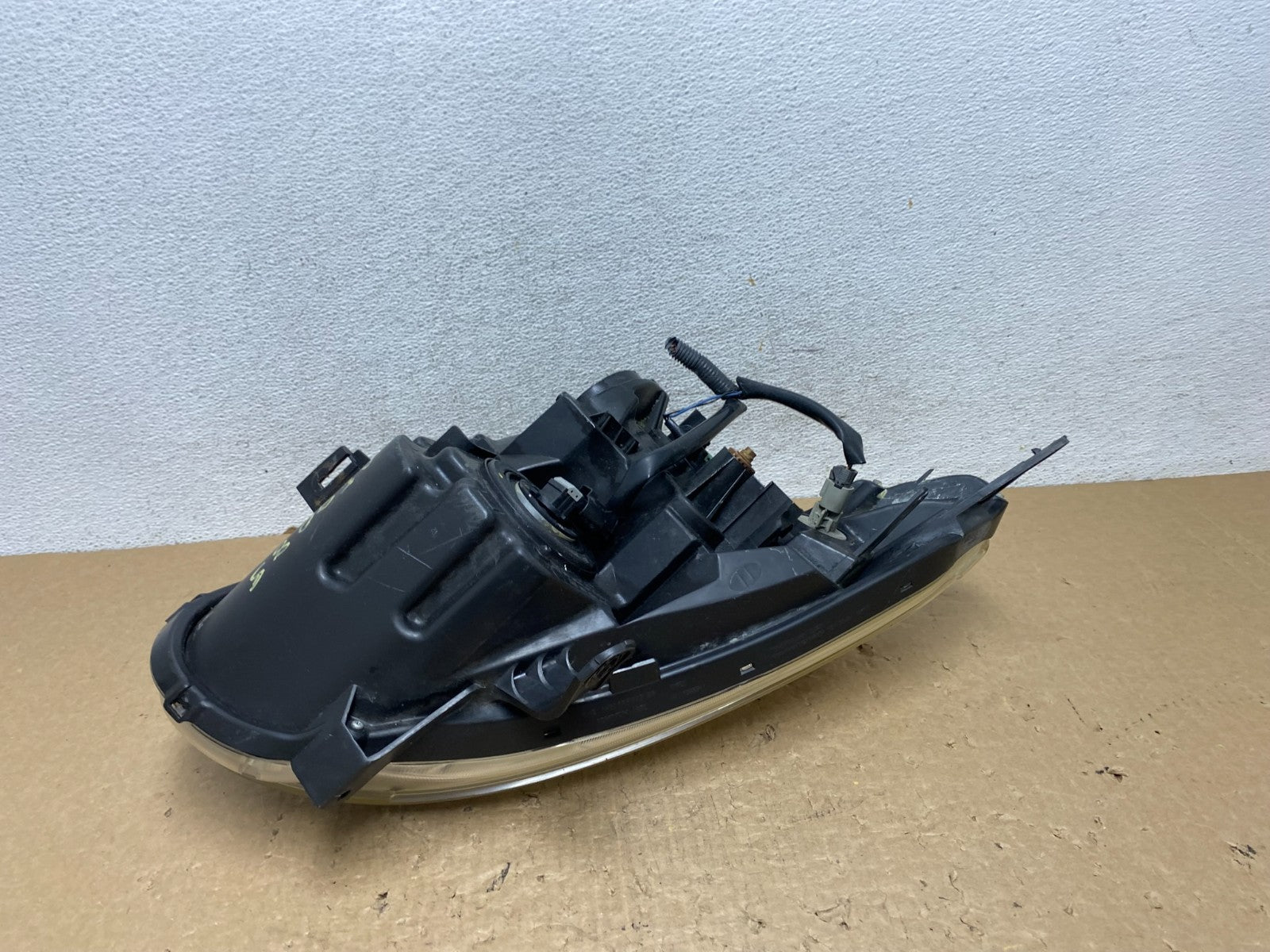 2008 to 2013 Nissan Rogue Left Driver LH Halogen Headlight AF8085 DW5
