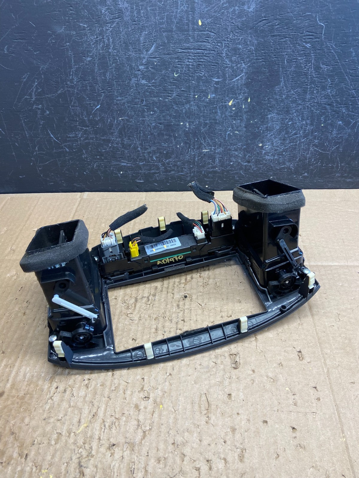 2006 - 2009 Hyundai Accent Center Radio Hazard Air Vent Bezel AD1970 DG4