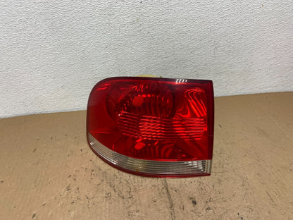2004-2007 Volkswagen Touareg Lh Driver Left Side Tail Light AC7370 DW0