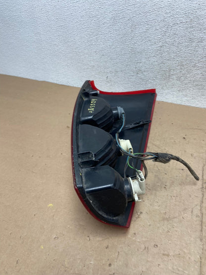 2002 to 2006 Chevrolet Avalanche Left Driver LH Tail Light AG5529 LK8