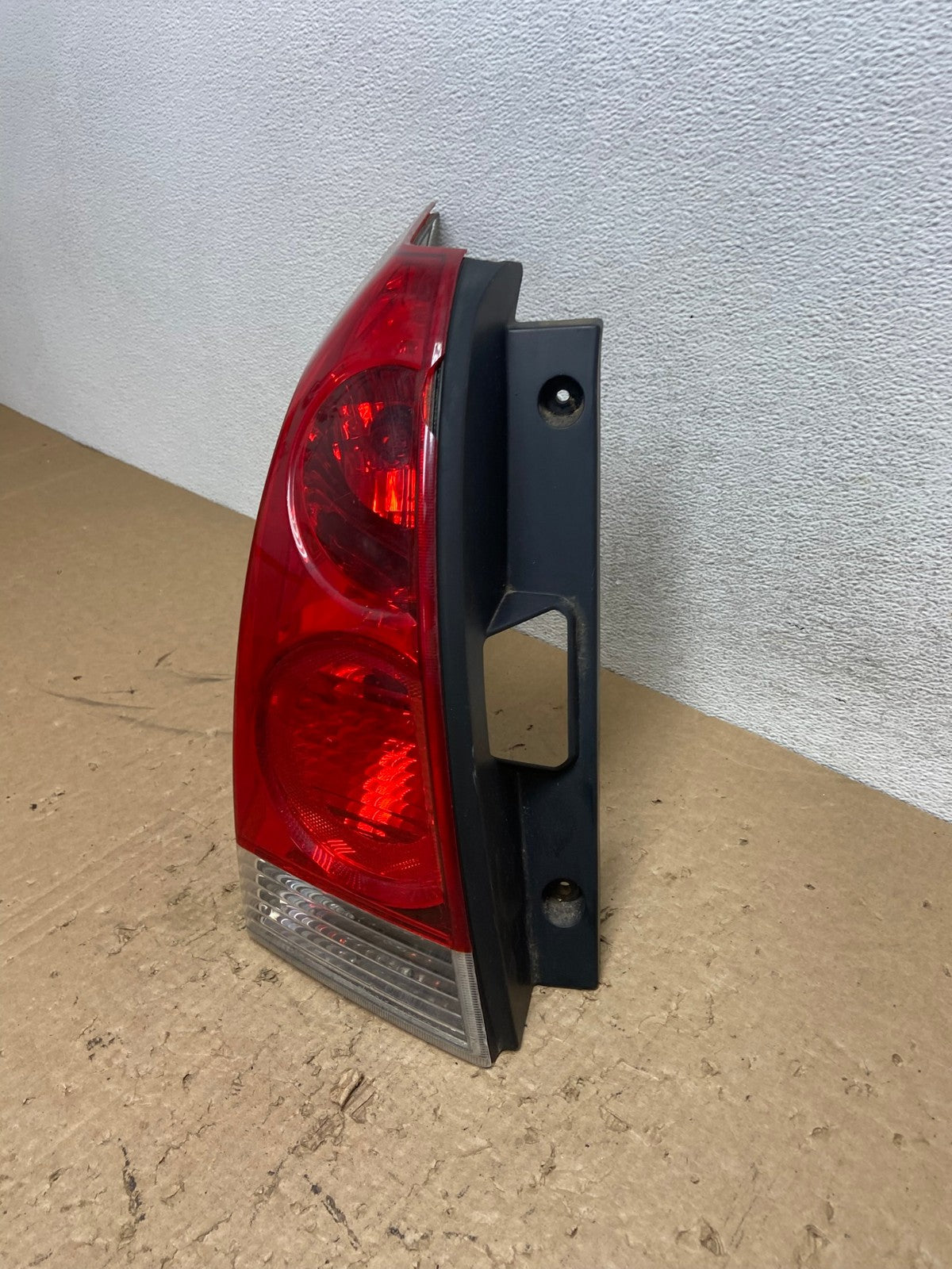 2004 to 2009 Nissan Quest Left Driver Lh Side Tail Light AG1412 LK1