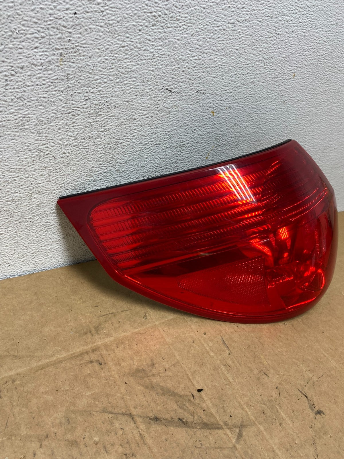 2006 to 2010 Toyota Sienna Left Driver LH Side Tail Light AD6231 DW2