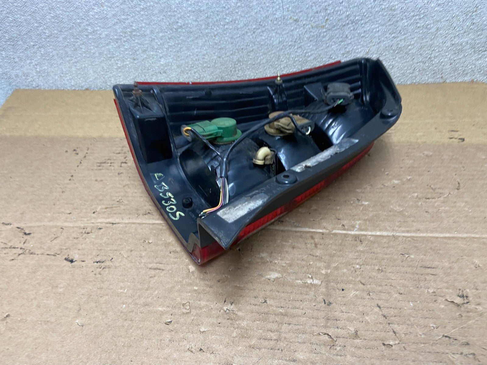 2001 2002 2003 2004 Mazda Tribute Right Passenger Rh Tail Light OEM AB5305 LK5