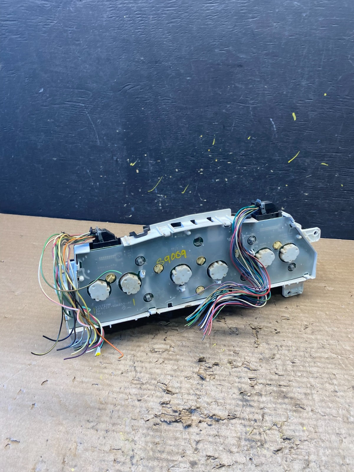 2006 Ford E350 Gauge Speedometer Cluster OEM s9009 DG3