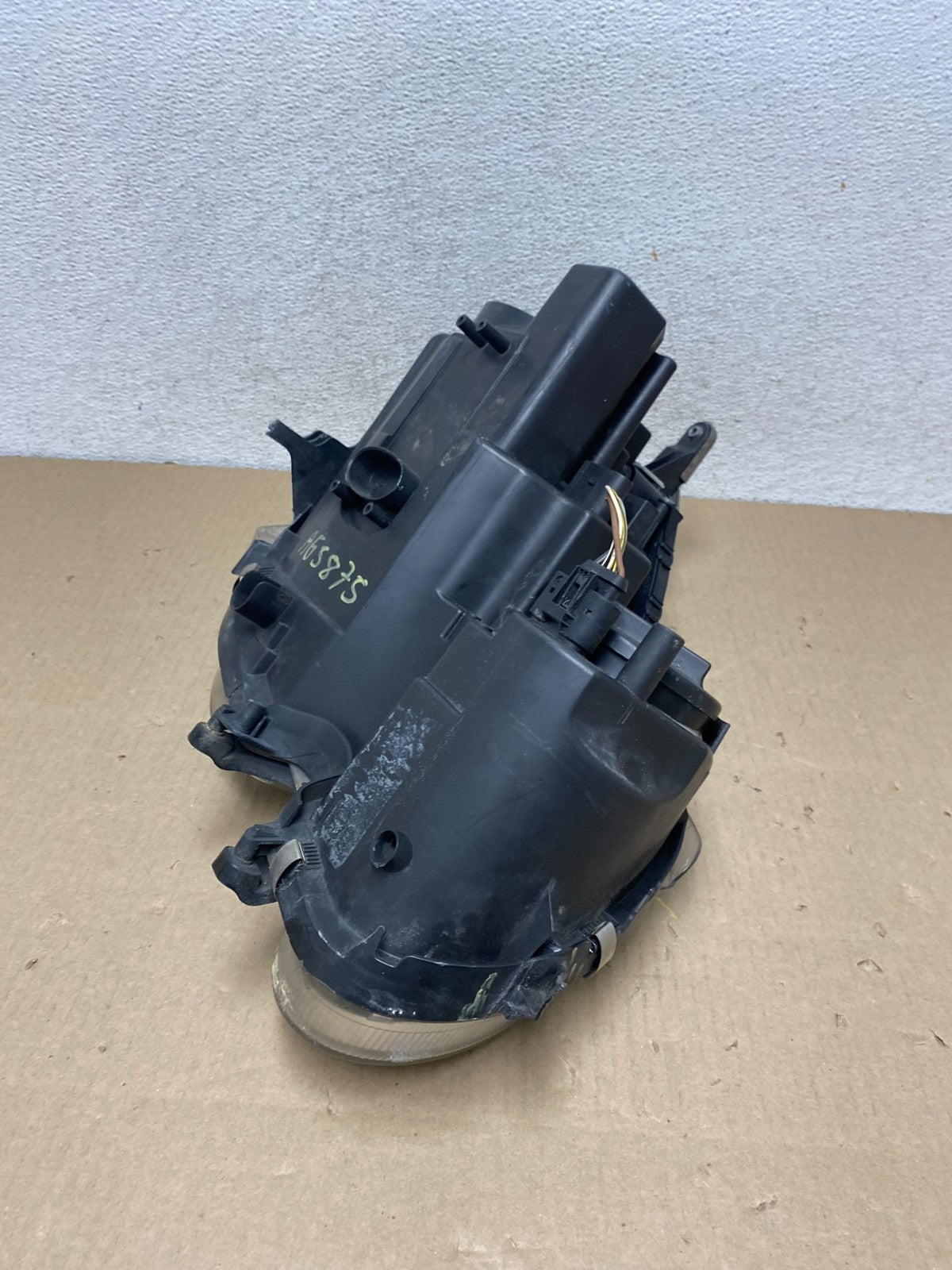 2007 2008 2009 Mercedes E Class Left Driver LH Halogen Headlight AG5875 DW8