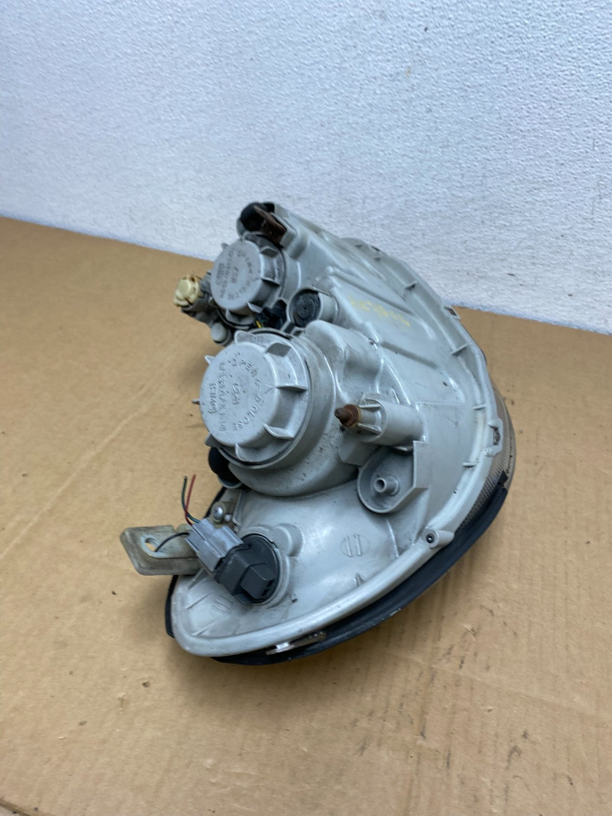 2002 to 2005 Hyundai Sonata Left Driver LH Side Headlight Halogen AC7506 DW8