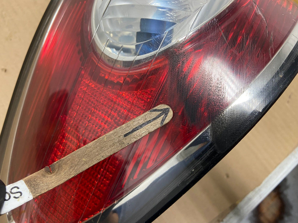 2002 to 2004 Lexus ES300 ES330 Left Driver Side Tail Light AH30146