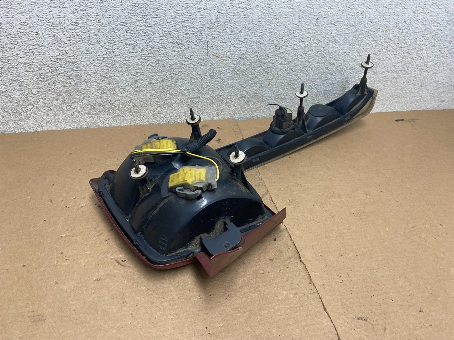 1991-1996 Oldsmobile Cutlass Ciera Left Driver LH Side Tail Light P5178 DG9
