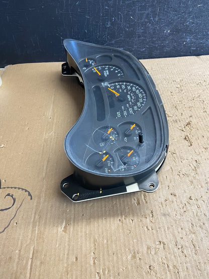 2003 to 2006 Chevrolet Silverado Speedometer Instrument Cluster AF15852