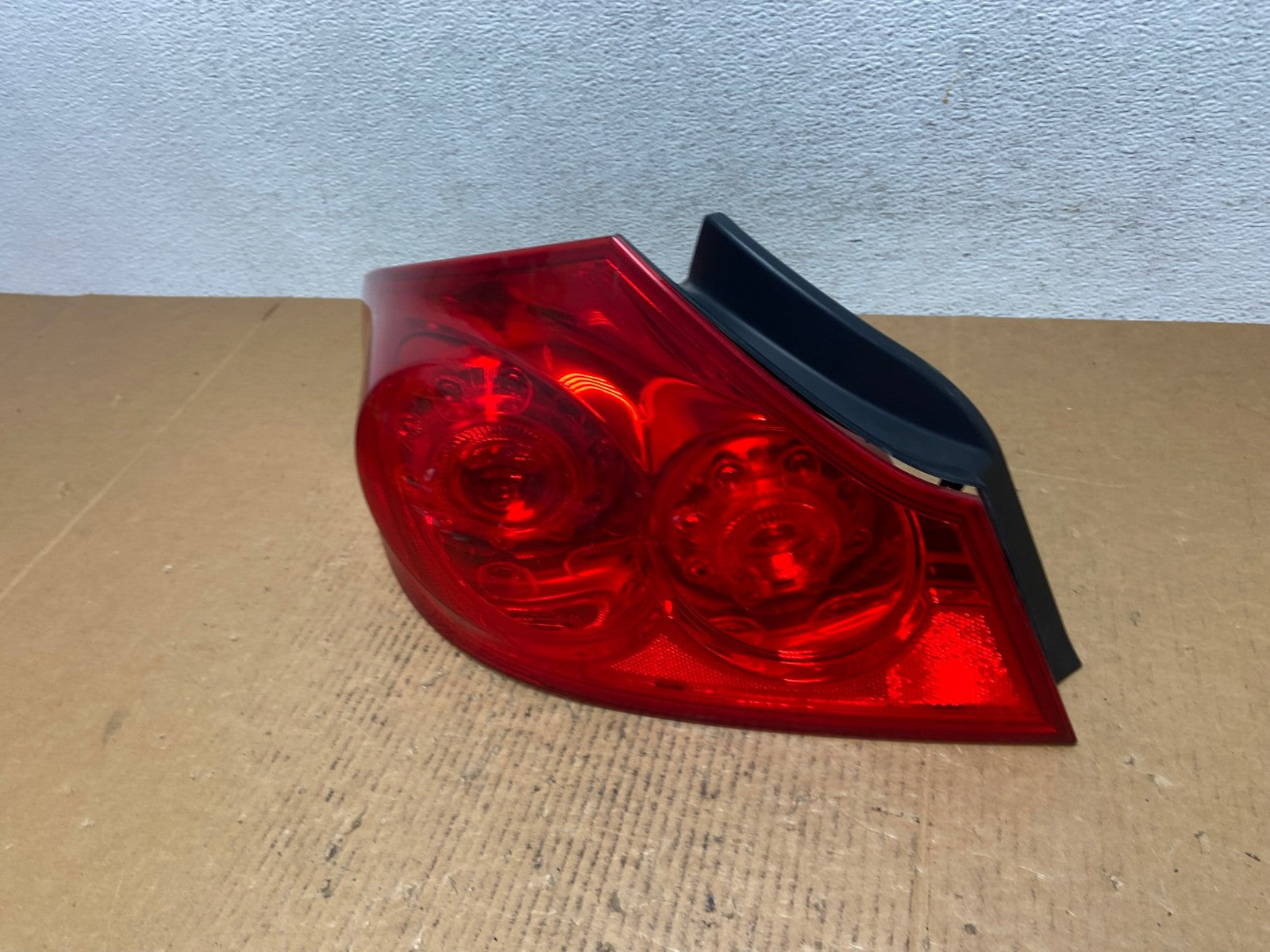 2007 to 2013 Infiniti G35 G37 Sedan Left Driver LH Side Tail Light AE0391 LK1