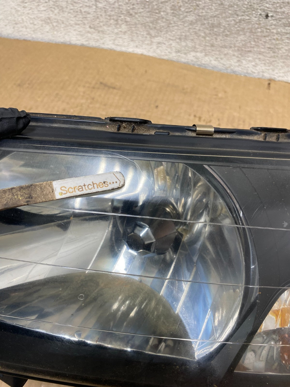 2003 2004 Subaru Forester Left Driver LH Headlight Halogen AI8178 DW3