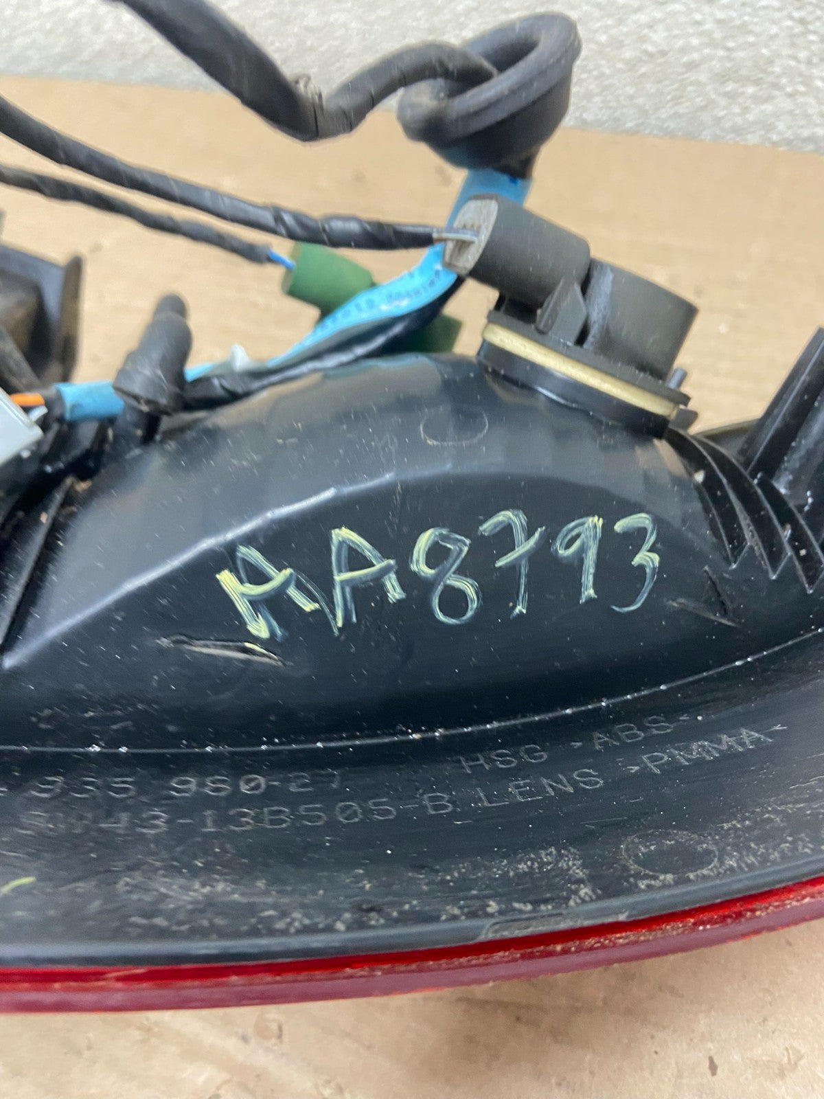 2003 2004 2005 2006 Lincoln Ls Left Driver LH Tail Light Oem AA8793 DG5