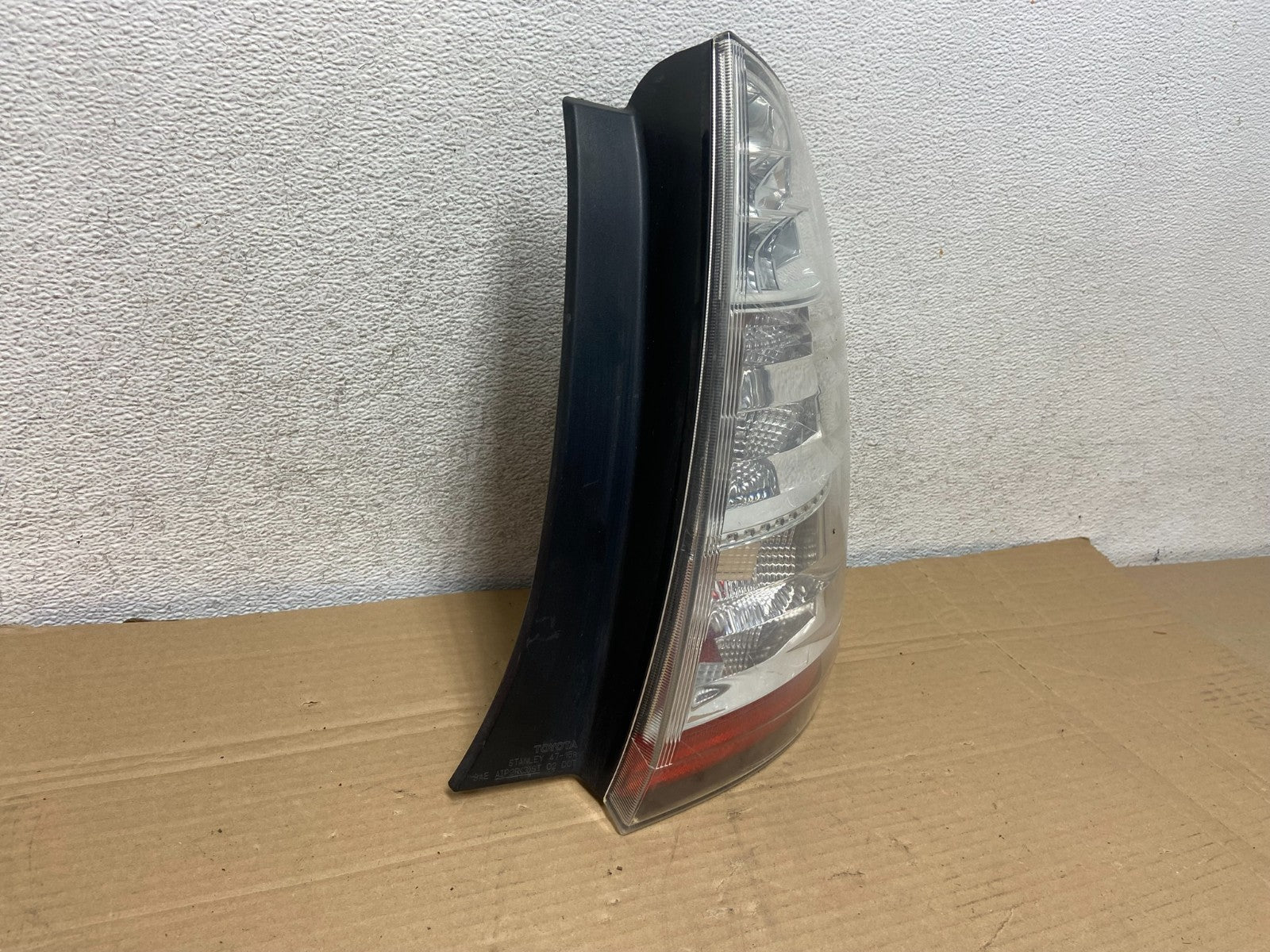2006 to 2009 Toyota Prius Tail Light Right Passenger Side AG8872 DW1