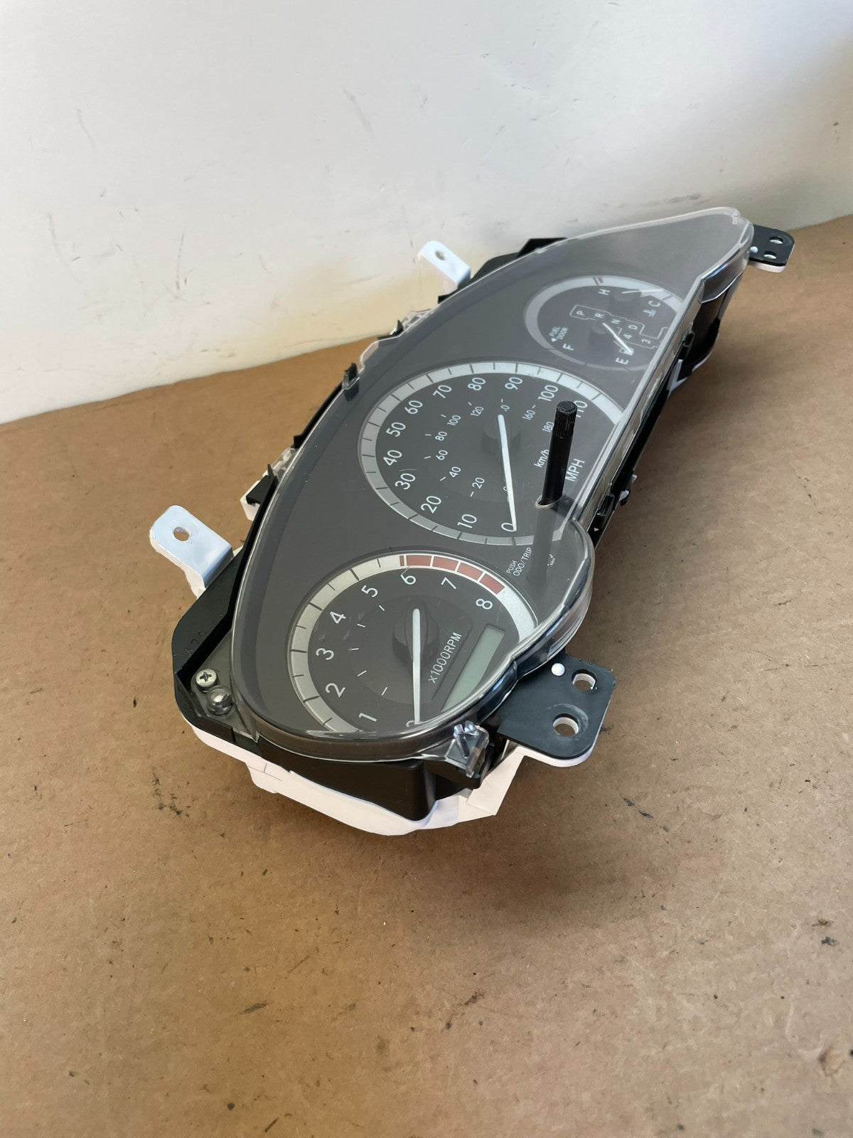 2004 to 2005 Toyota Sienna Speedometer Cluster Gauge AG0755 DG1
