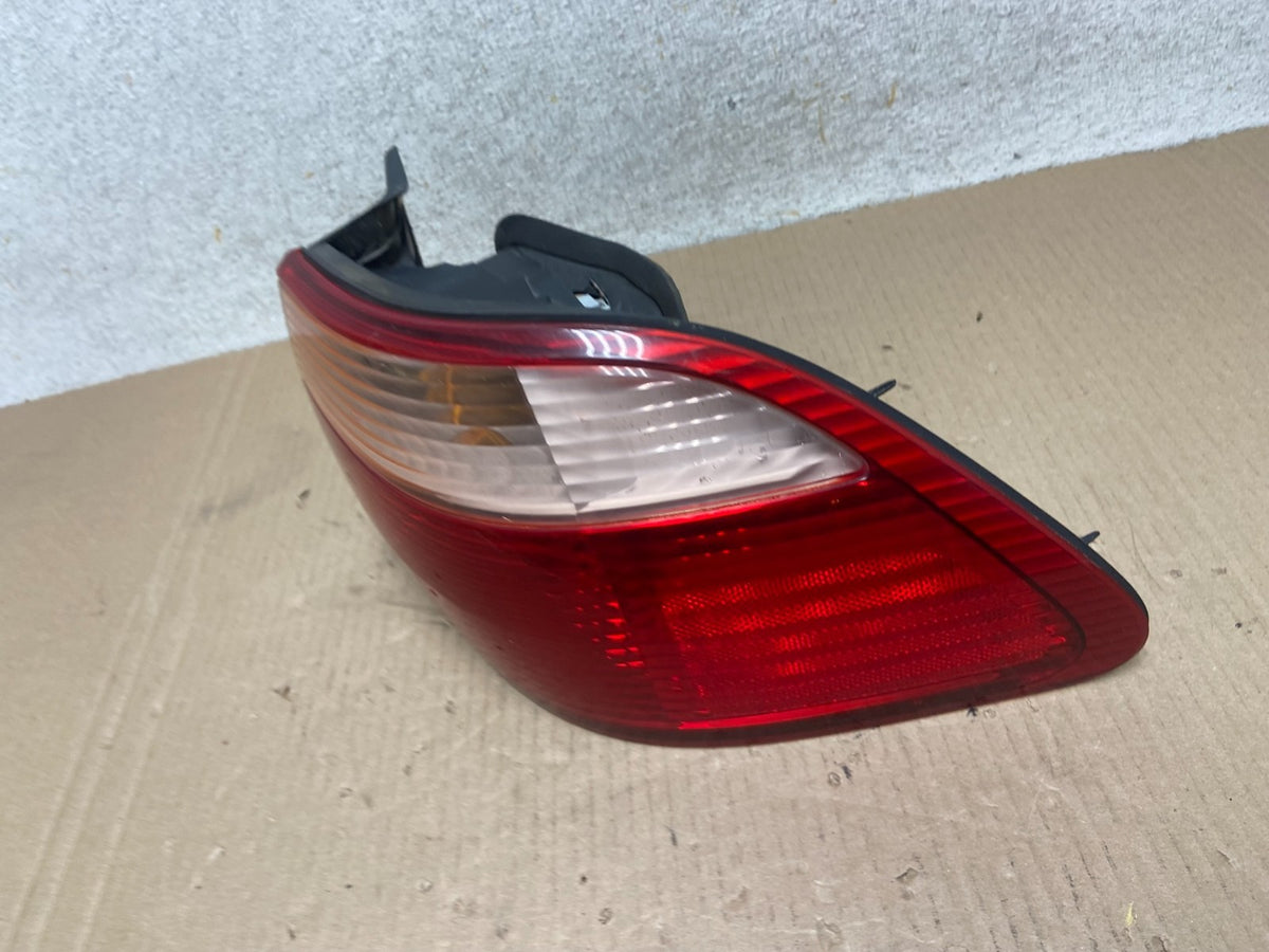 1998 to 2000 Honda Accord Sedan 4door Right RH Side Tail Light AI9541 LK1