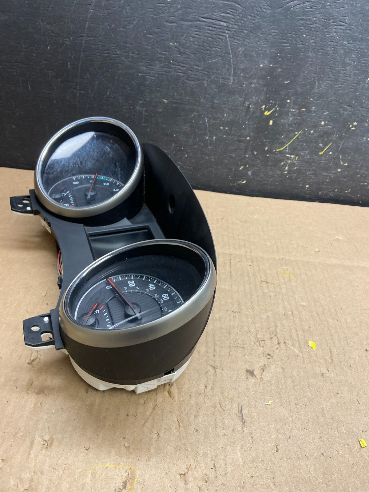 2011 to 2013 Jeep Grand Cherokee 3.6L Speedometer Gauge Cluster T4592 DG2