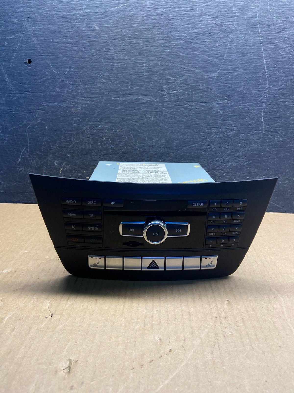 2012-2014 Mercedes W204 C250 C300 C350 Navi Command Radio DVD CD Audio AF9390 DG0
