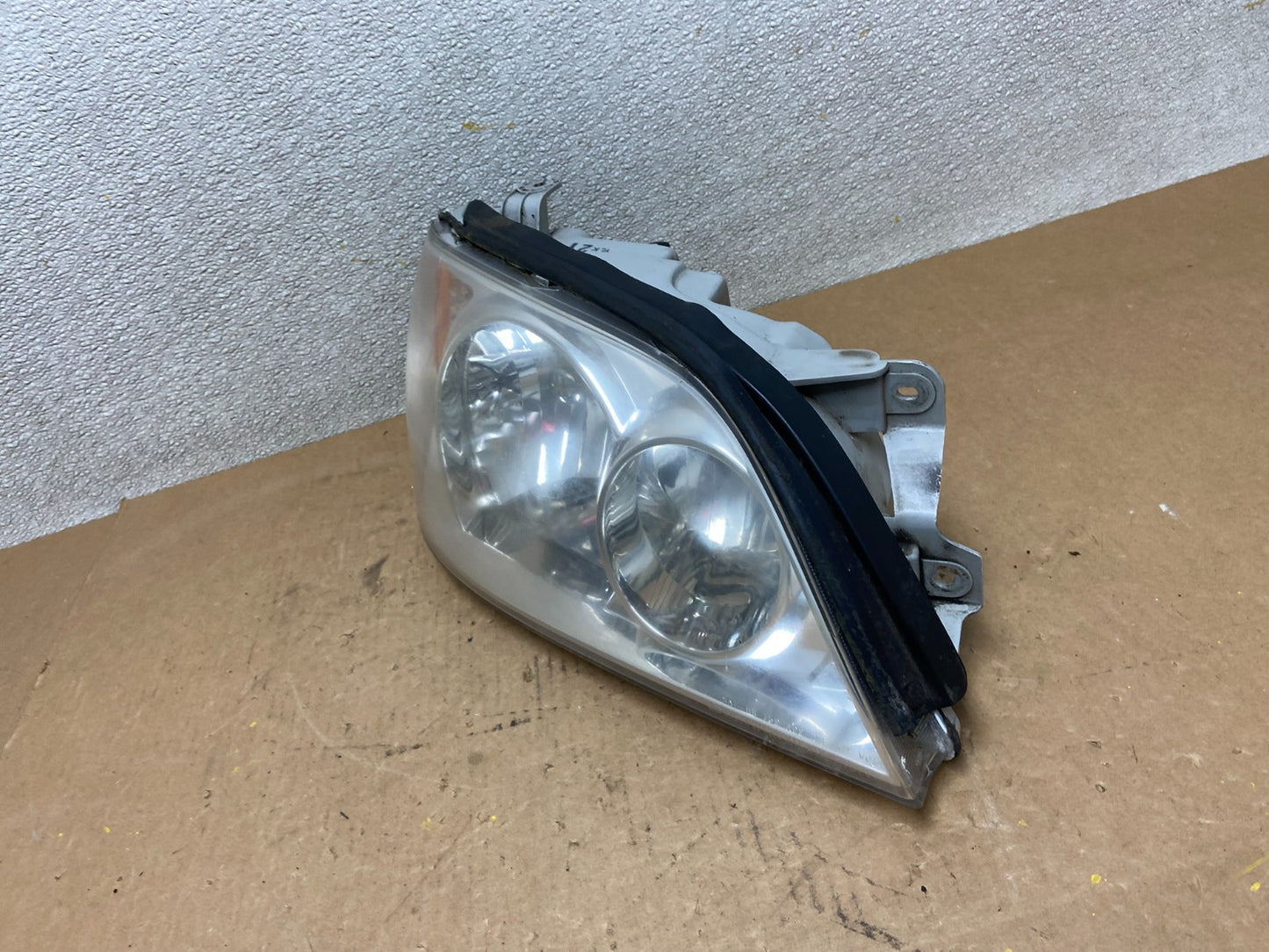 2002 to 2005 Kia Sedona Right Passenger RH Side Headlight Oem Z7004 DW1